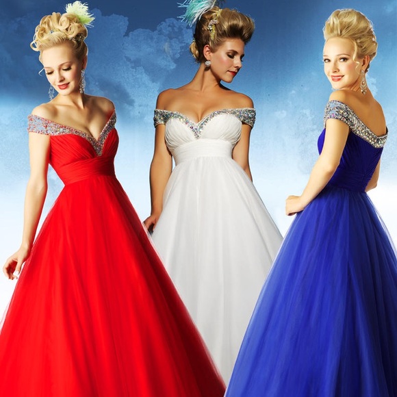 Mac Duggal Sweetheart Ballgown Prom Dress - Picture 5 of 9